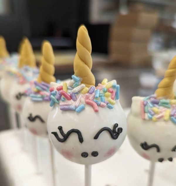 Unicorn Cake Pops 2023