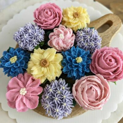 Floral Buttercream Mini Cupcake Decorating Class 2023