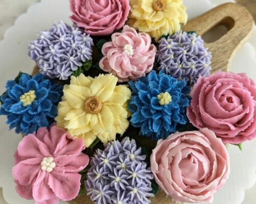 Floral Buttercream Mini Cupcake Decorating Class 2023