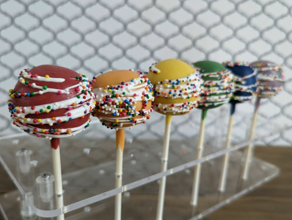 PRIDE Cake Pops 2023